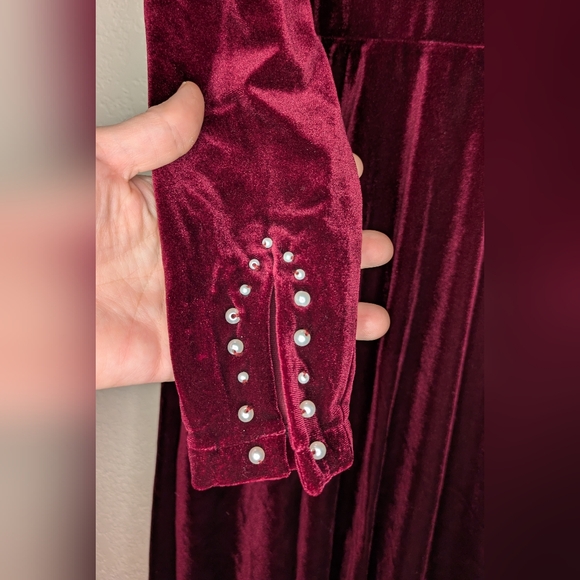 Sarah Luton Elegant Velvet Burgundy Dress - Picture 6 of 7